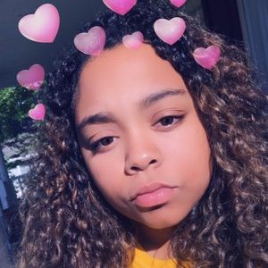 Meet your Posher, Maya